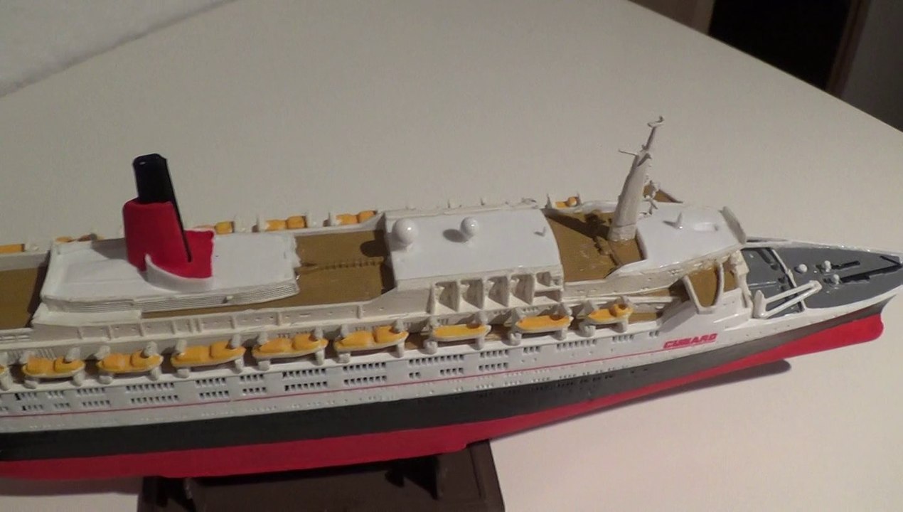 Modellbau: Queen Elizabeth 2