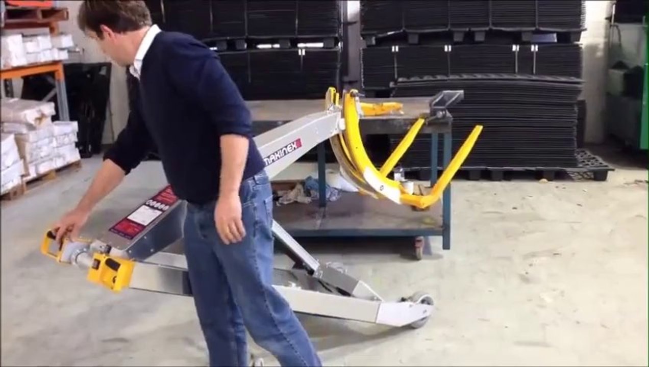 MAKINEX® Powered Hand Truck PHT140 Changing Attachments video