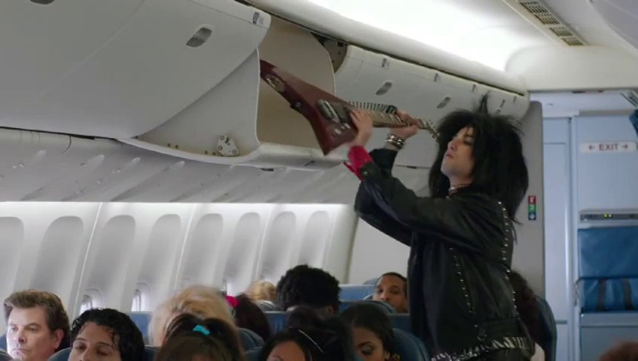 Une pub pour une compagnie aérienne en mode 80's : Hilarant!