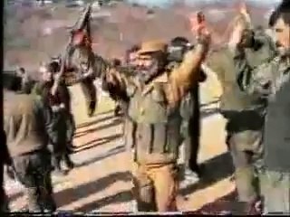 Ու ելան տղերքը խրամատներից, երգը շուրթերին հանս աղոթք