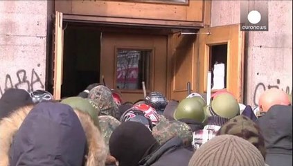 Ucraina: stallo in parlamento sull'amnistia. Prime crepe fra manifestanti in strada