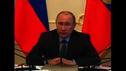 Télécharger la video: Putin pledges to honor Ukraine bailout deal