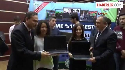 Bula'da Üniversite Öğrencilerine Laptop Hediye Edildi