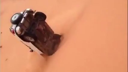 Comment rater un saut de dune en Toyota FJ Cruiser?