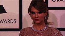 Taylor Swift admite es difícil mantener contacto con sus viejos amigos