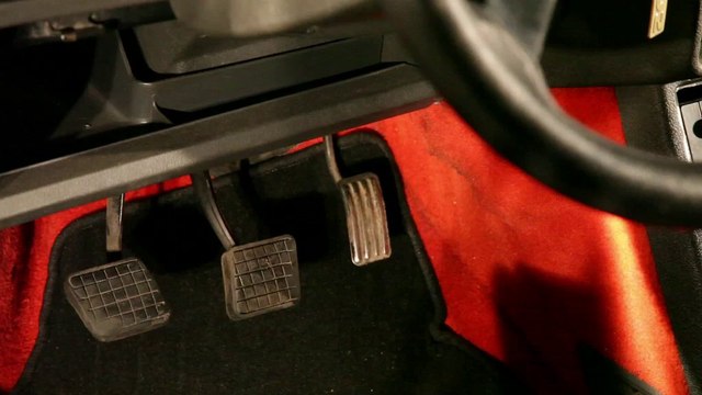 Peugeot 208 GTI vs 205 GTI