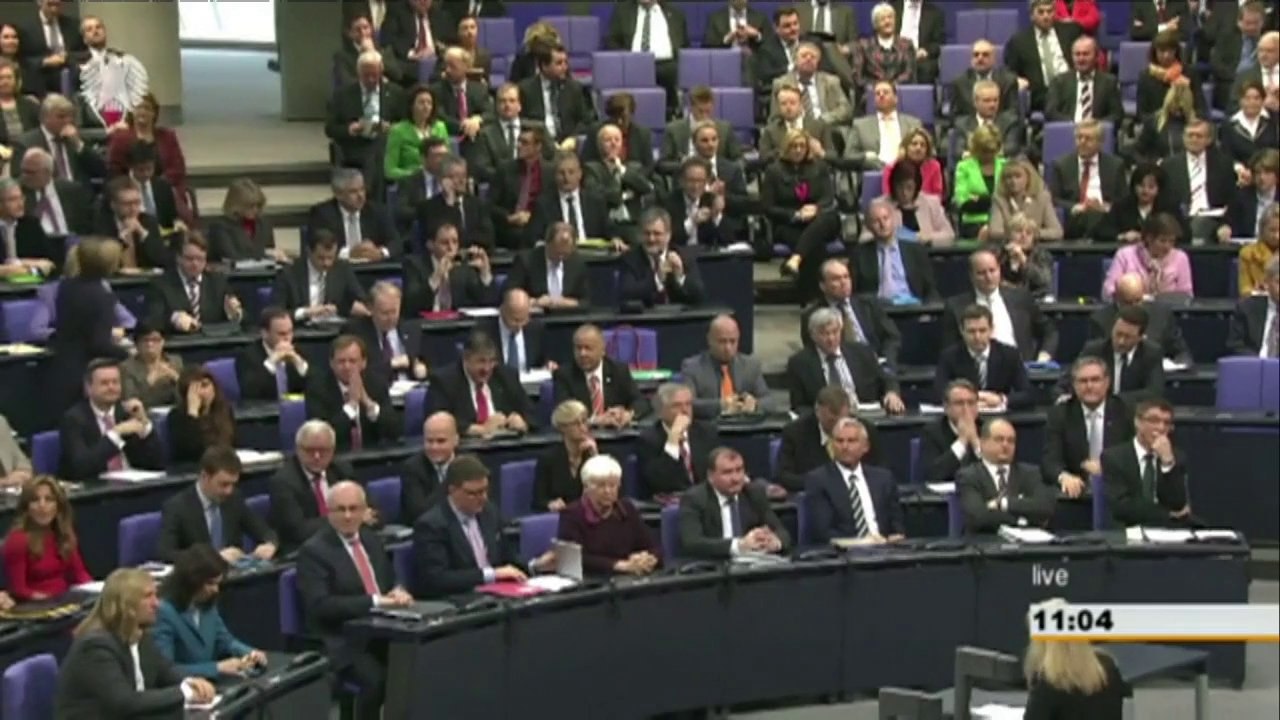 Merkel: Ukraine's pro-EU protesters must be listened to