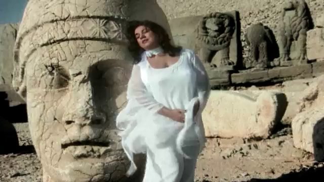 Yol Ver Dağlar (Hülya Süer)