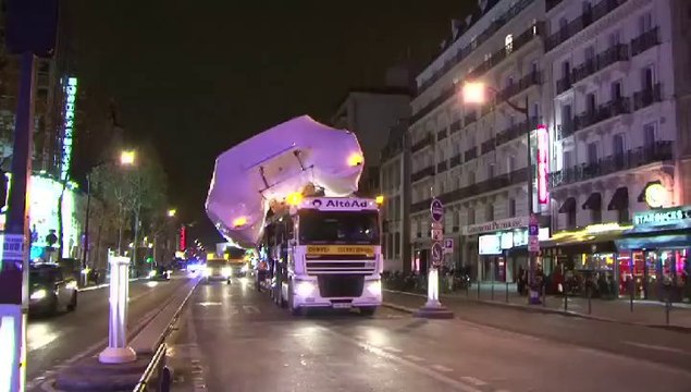 Arrivée bateaux dans Paris Nautic 2012
