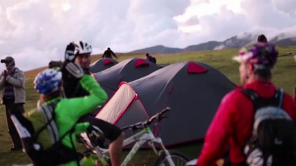 Découverte d'un lac mystèrieux en VTT