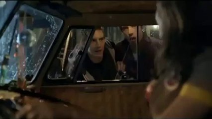 Eva Mendes dans le plus sexy des combi Volkswagen