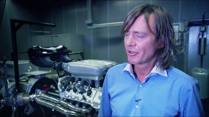 Lotus développe l'Esprit et un moteur V8