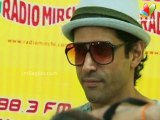 Farhan Akhtar Promotes 'Shaadi Ke Side Effects' at Radio Mirchi