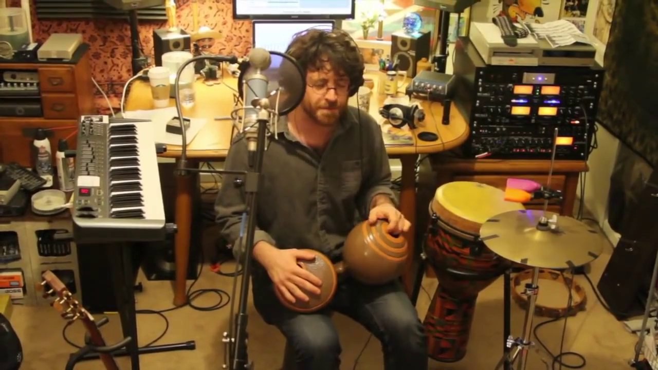 Une reprise du hit No Scrubs (TLC) avec une machine à LOOPS... Enorme!