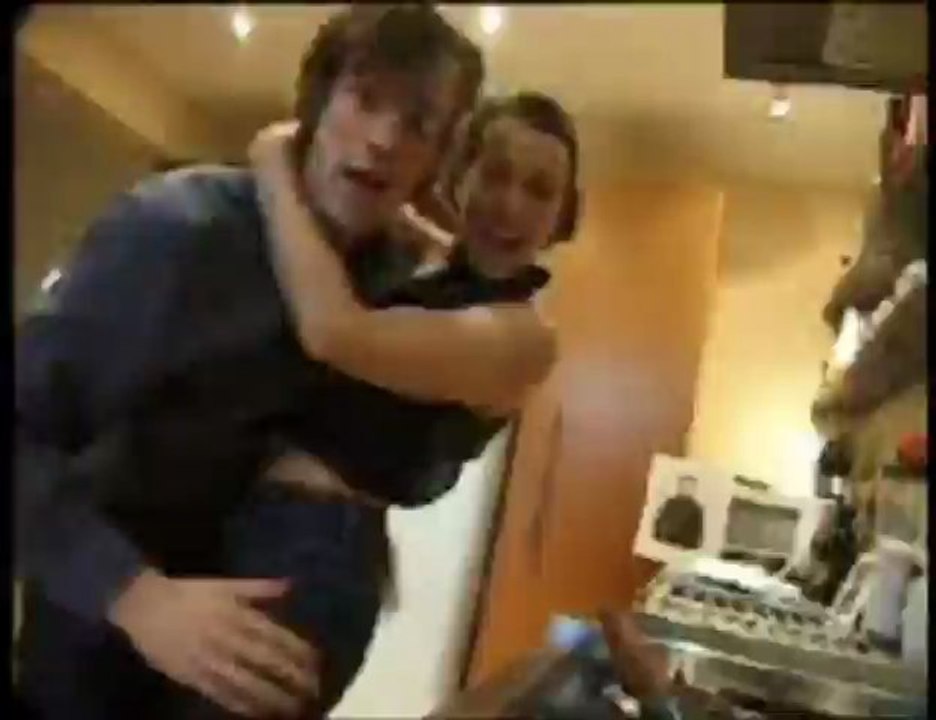 Couple tried to have sex in kitchen failed