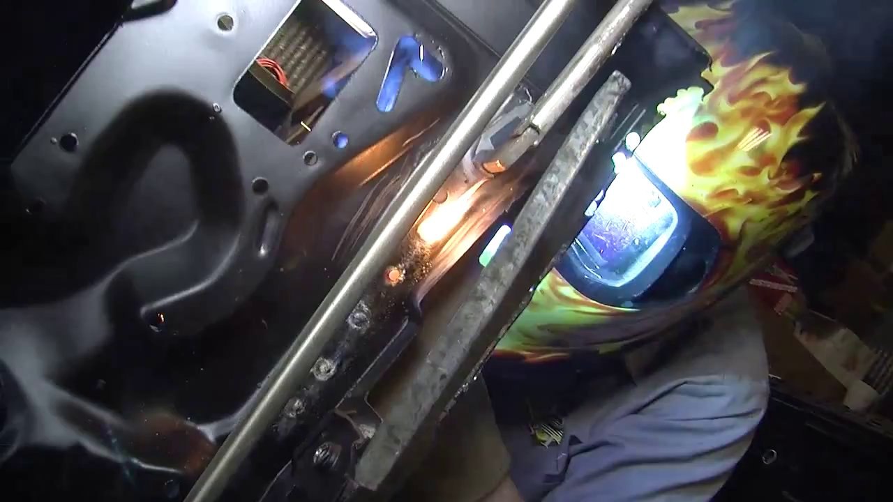 Quarter Panel Replacement Tips How To Video 1969 Camaro "Lou's Change" V8TV