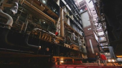 Timelapse video shows a 'stretch cruise ship' being built