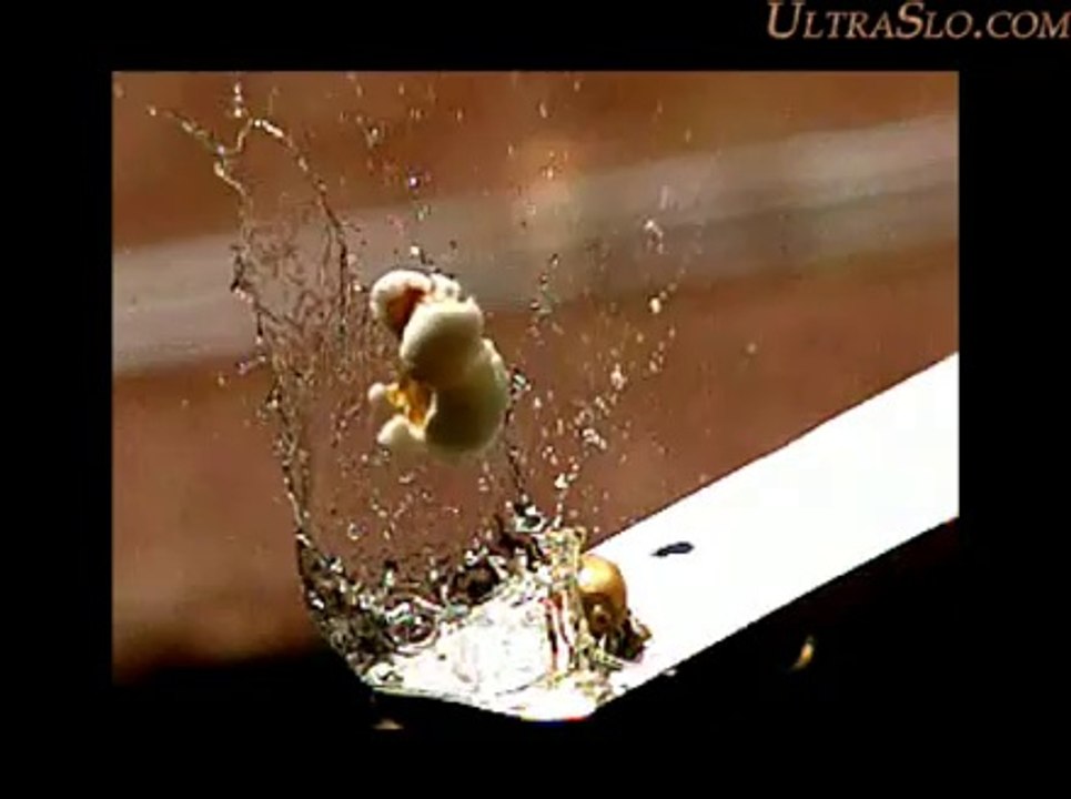 Pop Corn POPing in slow motion