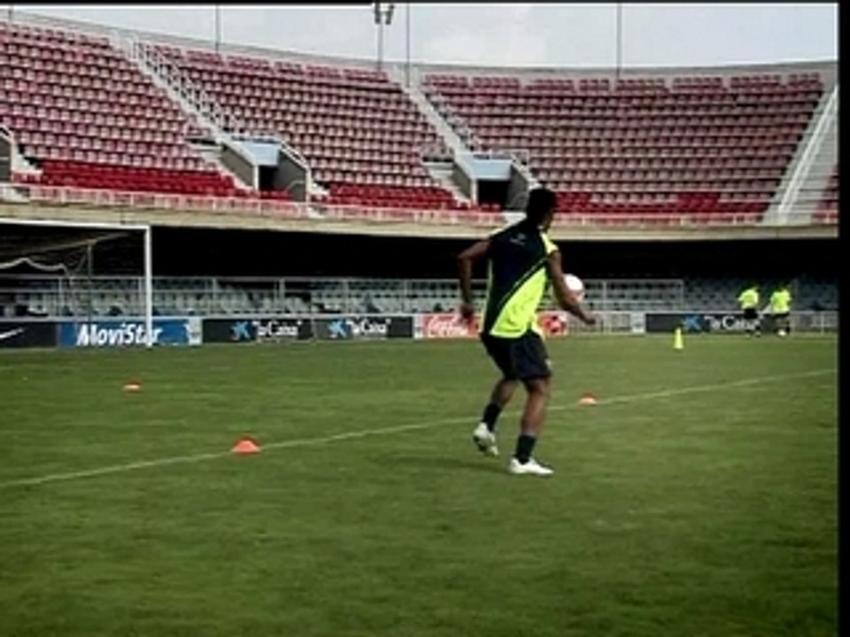 nikefootball_ronaldinho_high