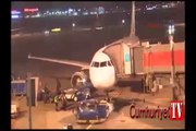 Alkollü yolcu uçaktan indirildi