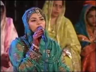 Zameen Maili Nahin Hoti By Hooria Faheem Mehfil-e-Milad 12