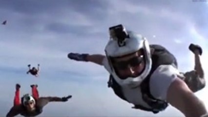 Skydiver Knocked Unconscious In Freefall - Sauvetage d'un parachutiste en plein vol