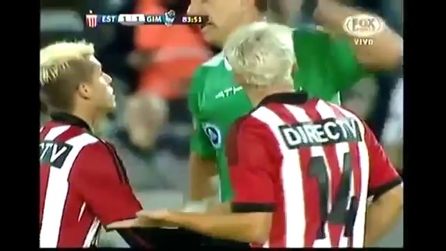 Arjantinli hakemden ilginç hareket!