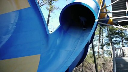 Un parc d'attraction en guise de rampe de skate