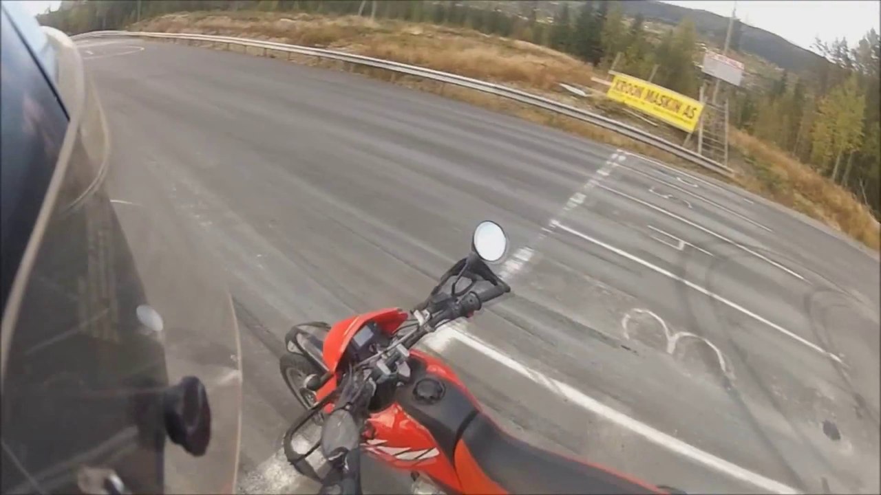 Yamaha xt 125 Wheelie   Crash