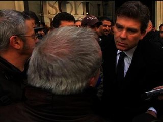 Poissy: Arnaud Montebourg pris à partie par un délégué CGT de PSA - 31/01