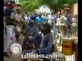 Ambiance chez Eumeu Sene : Découvrez l'atmosphère unique 🐅