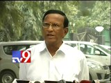 Gali Muddu Krishnama Naidu speaks to media