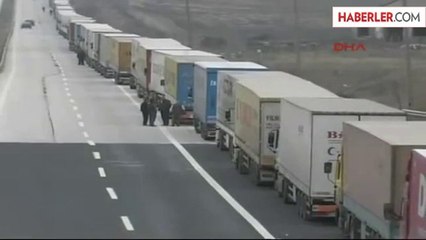 Bulgar Plakalı Tırların Türkiye'ye Geçişleri Durduruldu