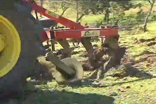 31 de enero de 2014 Tractor 590 John Deere web