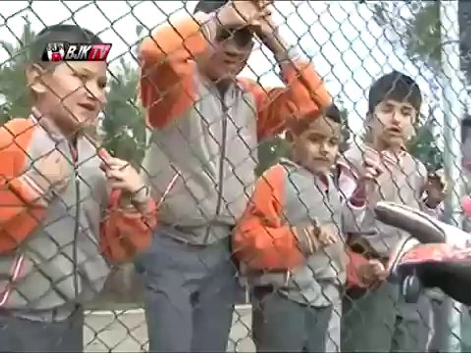 Futbol Takımımızın Antrenmanında Minik Ziyaretçileri Vardı