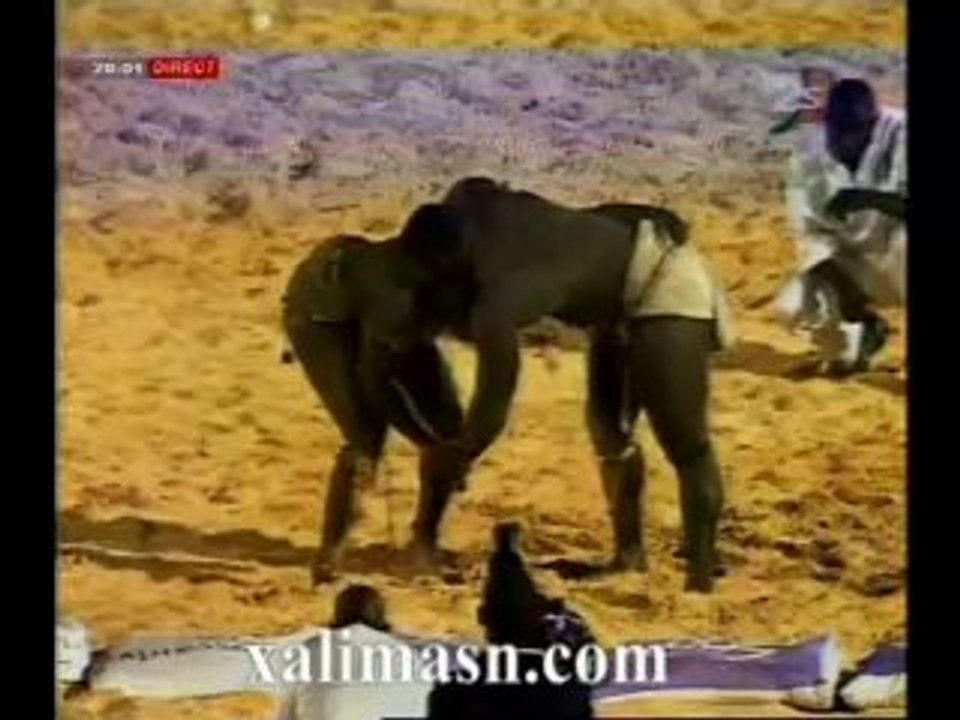 Modou Lo terrasse Eumeu Sene