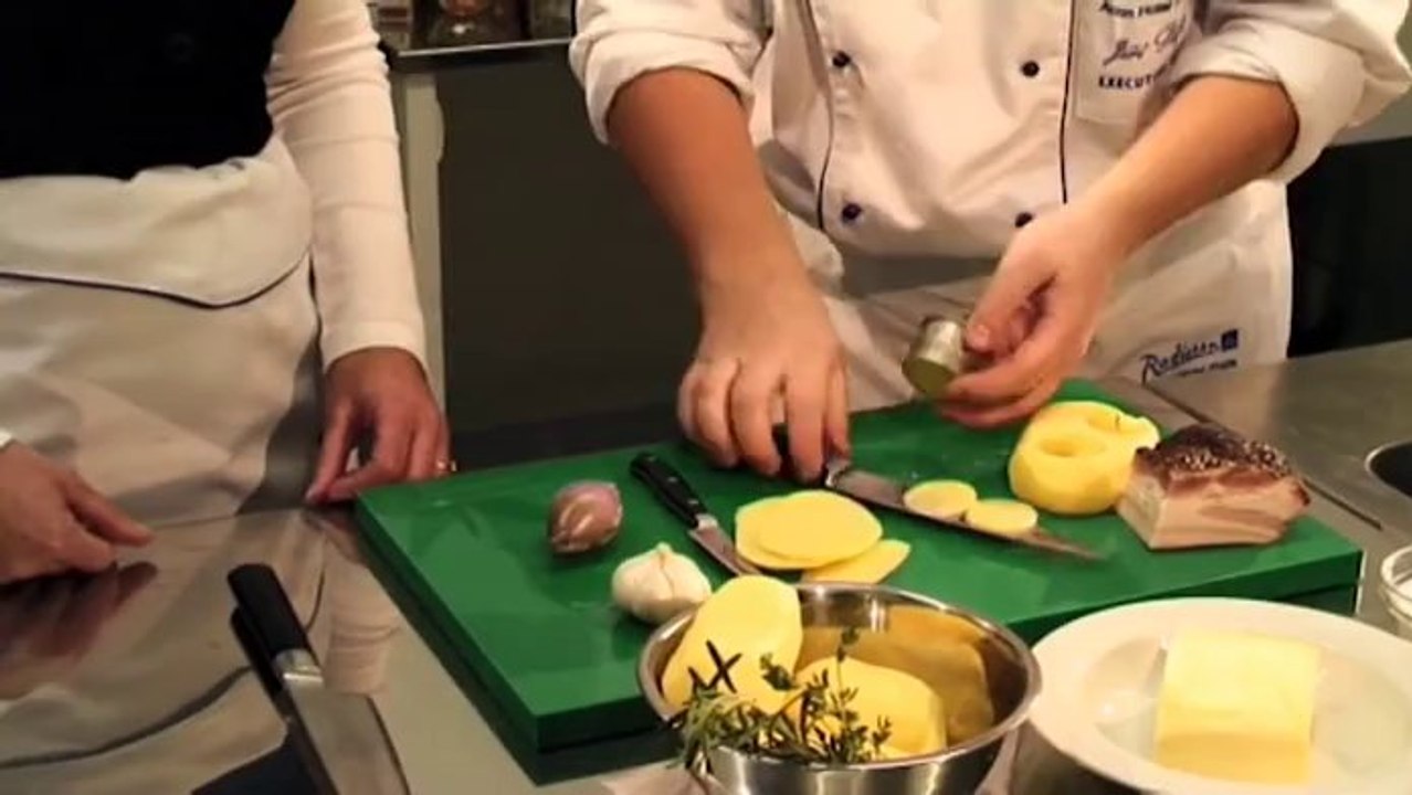 Seeteufel mit gebackenen Kartoffeln