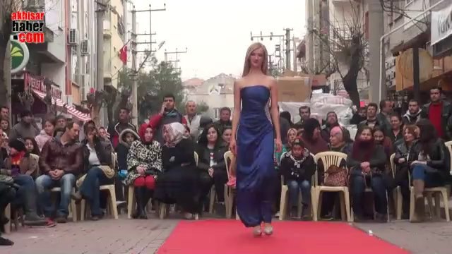 Akhisar Ceritler Alışveriş Festivali Sokak Defilesi