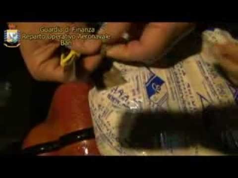 San Cataldo (LE) - Sequestro un gommone carico di marijuana (04.01.14)