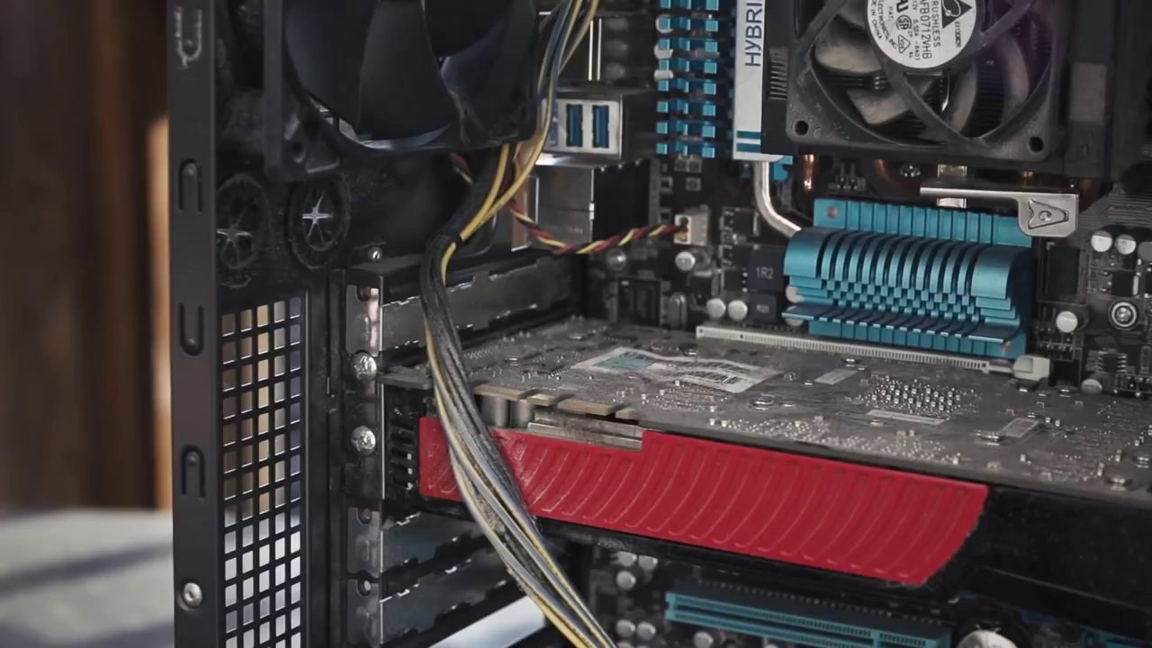 PC Dust Elimination - The Rugged, Manly Way