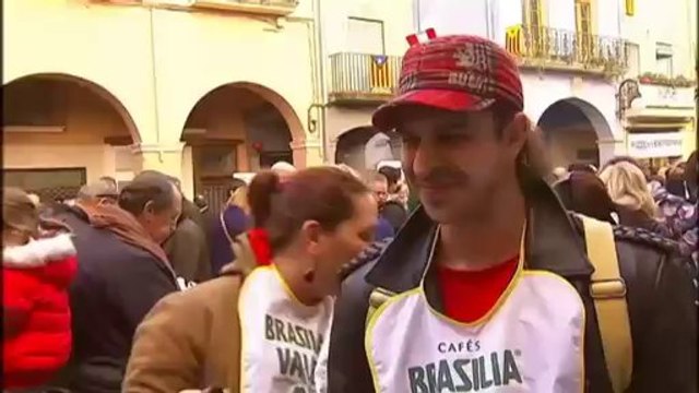 TV3 - Telenotícies - Els calçots prenen Valls