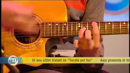 TV3 - Els Matins - Cesk Freixas interpreta "Tornarem a brindar per la vida"