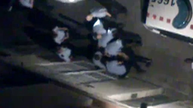 TV3 - Telenotícies - El cas Raval , segons els vídeos dels veïns