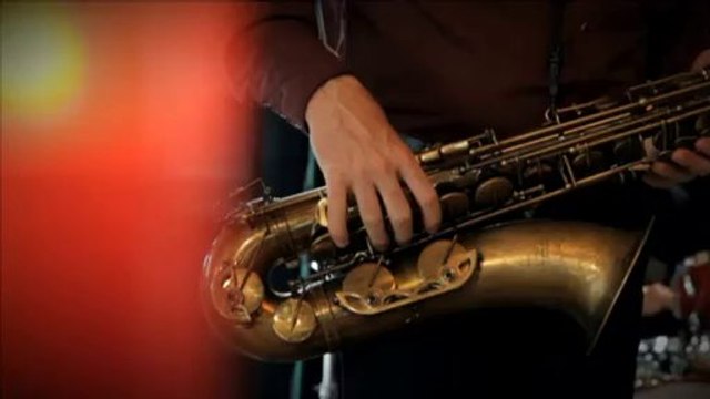 TV3 - Telenotícies vespre - Santiago Auserón i Núria Graham, al disc de La Marató