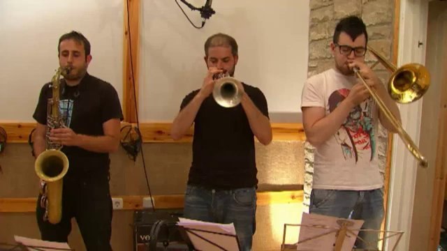 TV3 - Telenotícies migdia - El disc de la Marató: Blaumut i la nova sintonia del programa