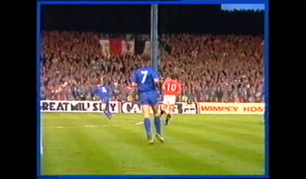 Oldham Athletic v Man Utd    1990 FA Cup Replay First Half