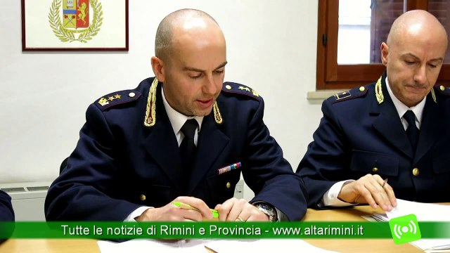 Rimini, entra al Mc Donald's con il coltello. Rapina sventata dal sangue freddo delle commesse