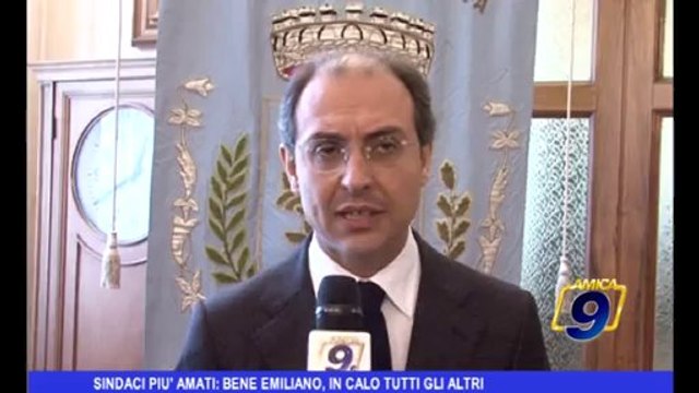 Sindaci più amati bene Emiliano: in calo tutti gli altri