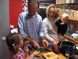 TV3 - Karakia - Barbecued kangaroo fillet with onions and wine butter (Peter, Elle, i Arthur, Austr