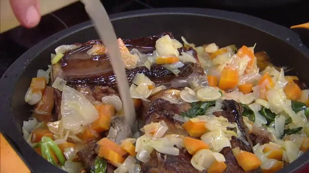 Cuines - Llom de tonyina amb préssec i tomàquets